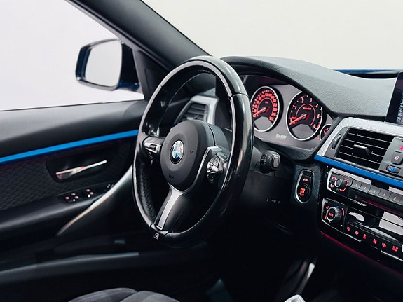 BMW 335d 4 of 5