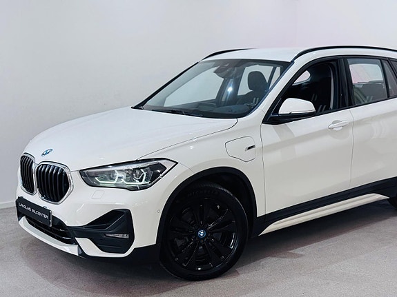 BMW X1 2 of 5