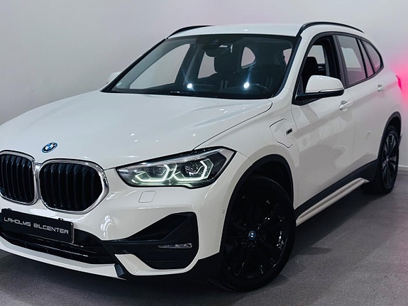 BMW X1 3 of 5