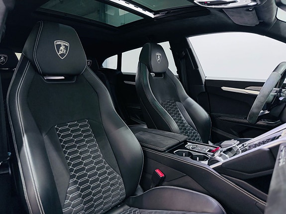 Lamborghini Urus 6 of 24