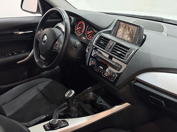 BMW 116d 4 of 5