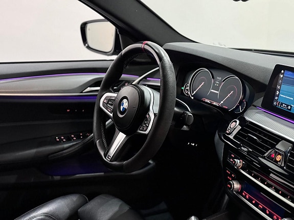 BMW 550i 4 of 5