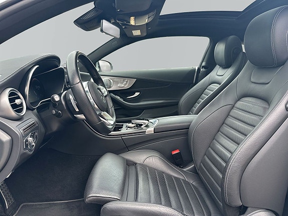 Mercedes-Benz C300 12 of 15