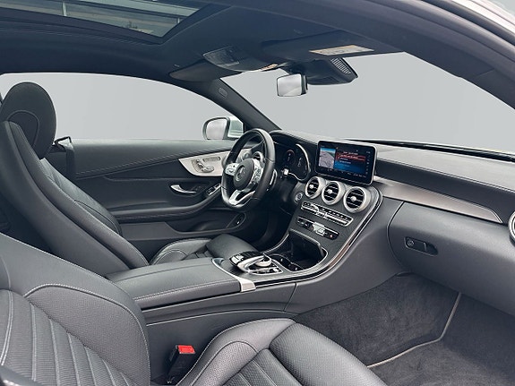 Mercedes-Benz C300 9 of 15
