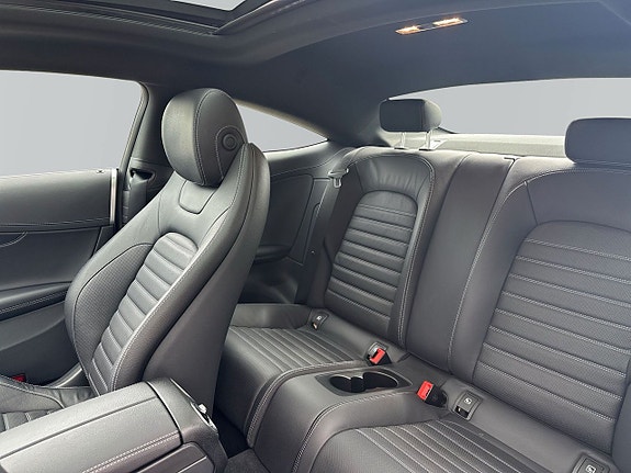 Mercedes-Benz C300 10 of 15