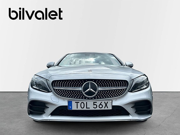 Mercedes-Benz C300 2 of 5
