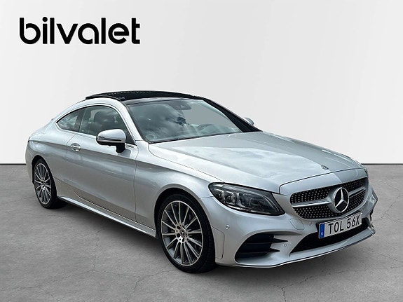 Mercedes-Benz C300 3 of 5