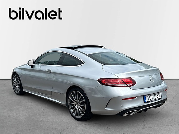 Mercedes-Benz C300 4 of 5