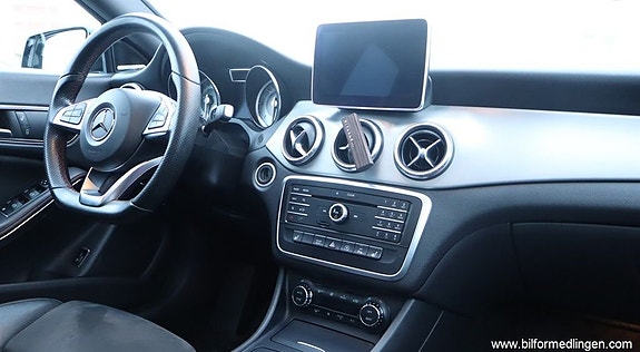 Mercedes-Benz CLA220 d 6 of 24