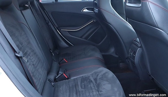 Mercedes-Benz CLA220 d 9 of 24