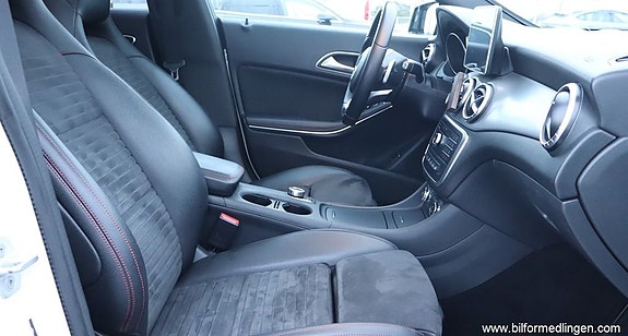 Mercedes-Benz CLA220 d 7 of 24