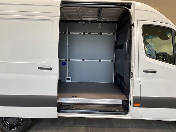 Mercedes-Benz eSprinter 414 7 of 12