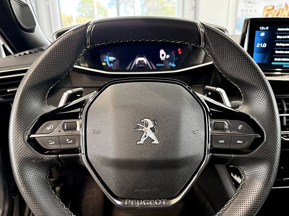 Peugeot 2008 9 of 19