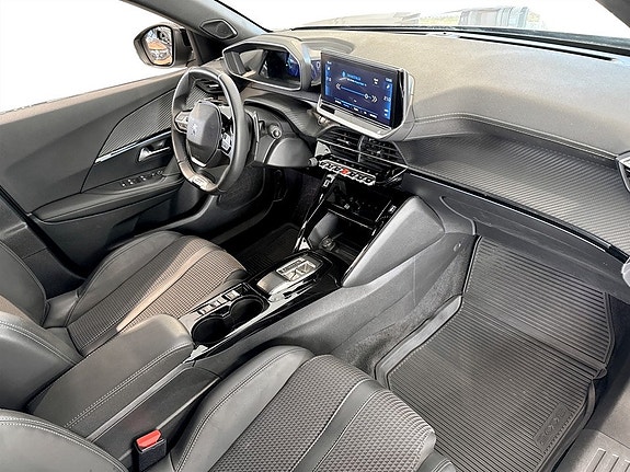 Peugeot 2008 15 of 19