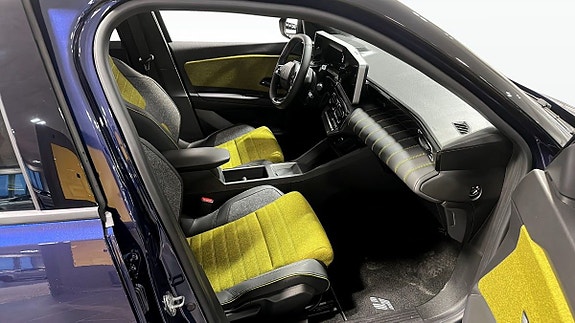 Renault 5 E-Tech 3 of 20