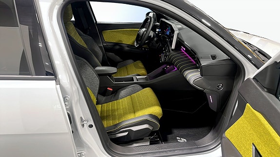 Renault 5 E-Tech 3 of 23