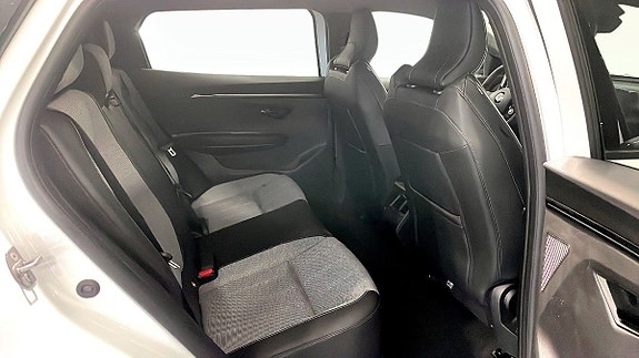 Renault Scenic E-Tech 5 of 12
