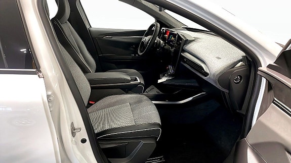 Renault Scenic E-Tech 3 of 12