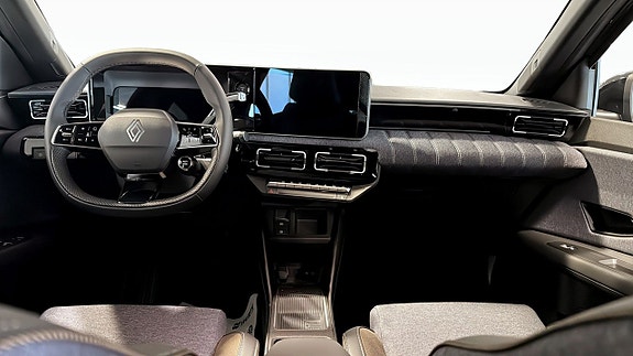 Renault 5 E-Tech 4 of 13