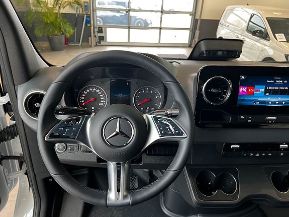 Mercedes-Benz Sprinter 208 8 of 20