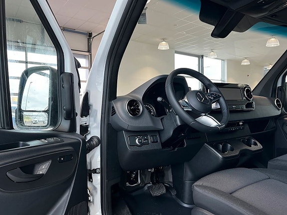 Mercedes-Benz Sprinter 208 7 of 20