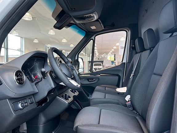 Mercedes-Benz Sprinter 208 13 of 20