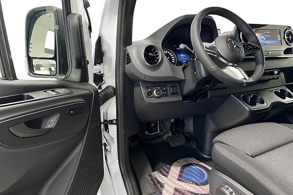 Mercedes-Benz eSprinter 414 14 of 21