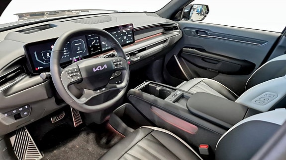 Kia EV9 8 of 12