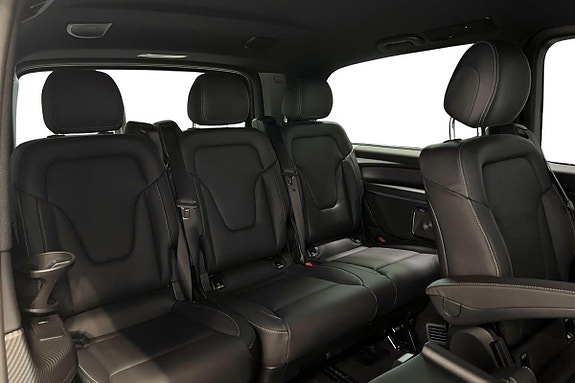 Mercedes-Benz V300 d 13 of 22