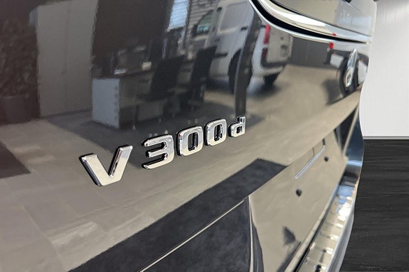 Mercedes-Benz V300 d 18 of 22