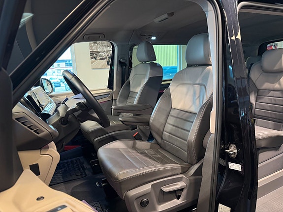 Volkswagen Multivan 10 of 27