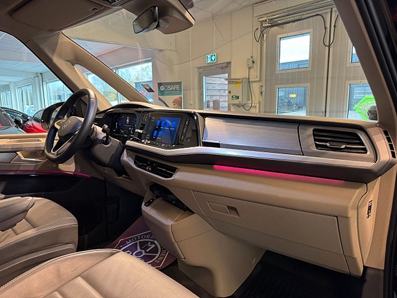 Volkswagen Multivan 9 of 27
