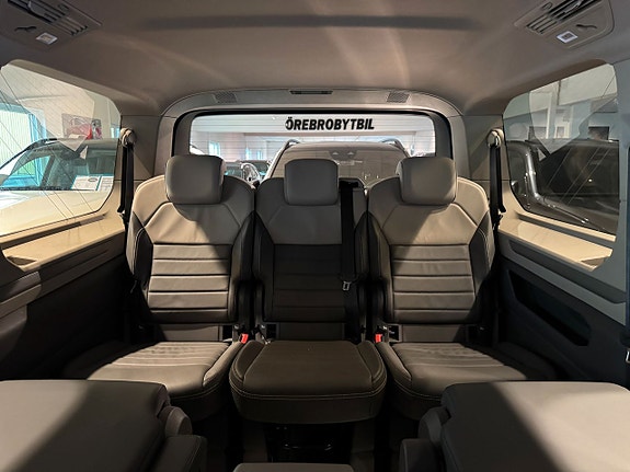 Volkswagen Multivan 22 of 27