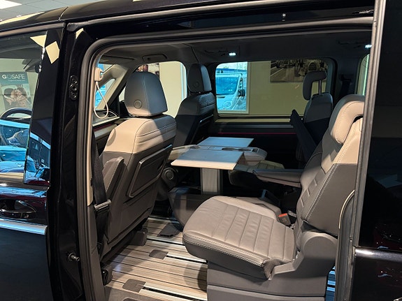Volkswagen Multivan 20 of 27