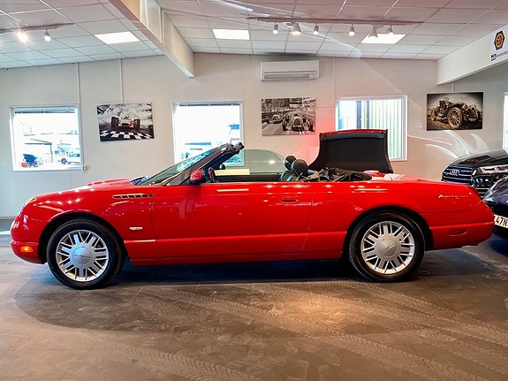 Ford Thunderbird 17 of 26