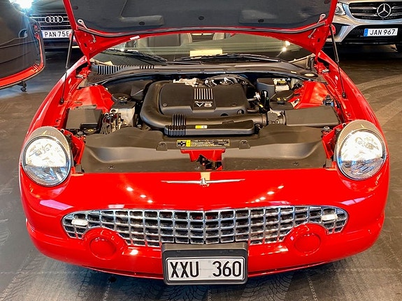 Ford Thunderbird 24 of 26