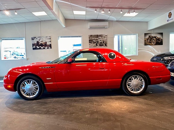 Ford Thunderbird 18 of 26
