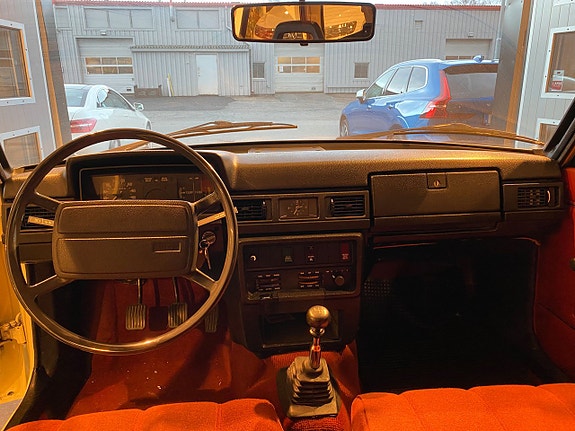Volvo 242 5 of 21