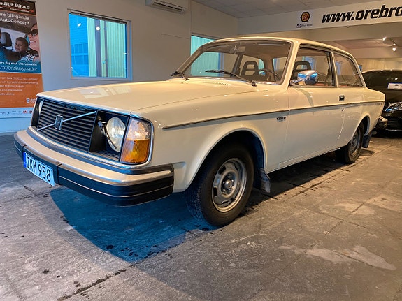 Volvo 242 2 of 21