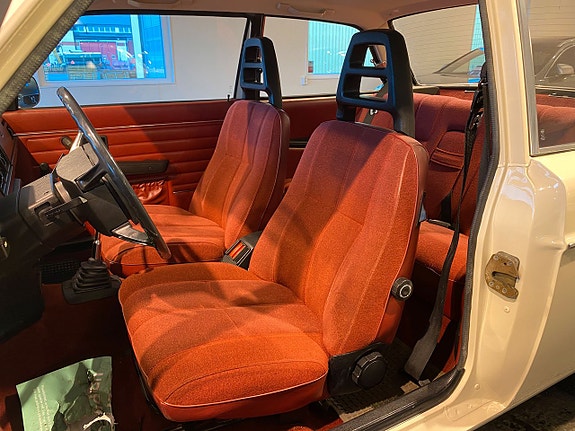 Volvo 242 10 of 21