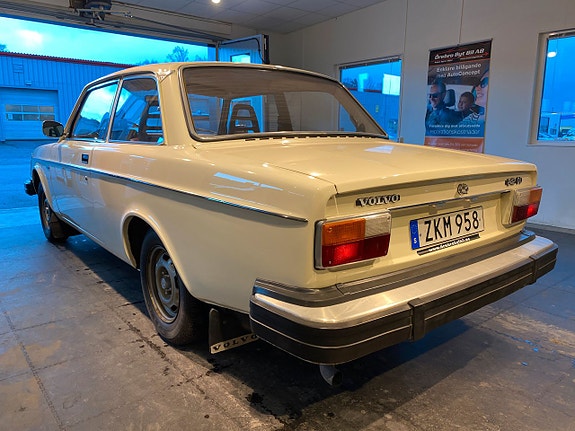 Volvo 242 3 of 21