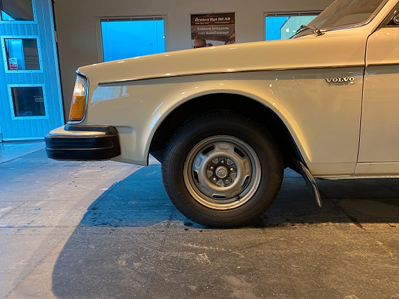 Volvo 242 6 of 21