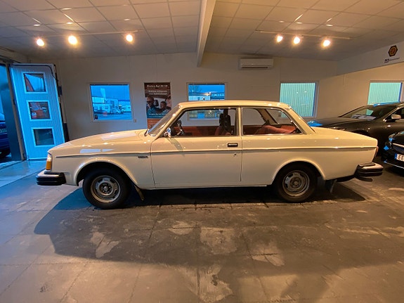 Volvo 242 17 of 21