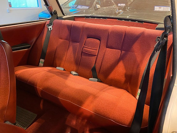 Volvo 242 16 of 21
