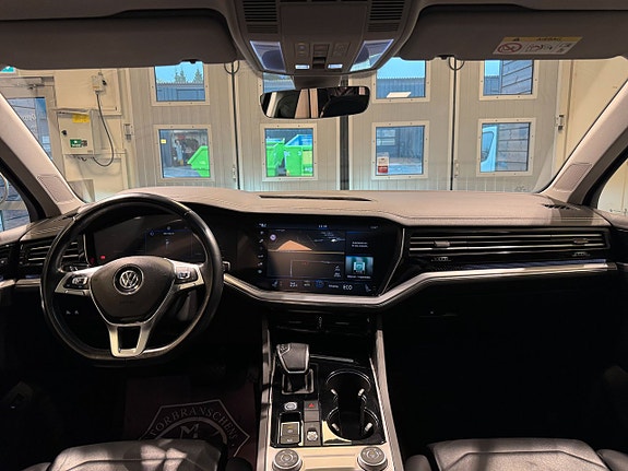 Volkswagen Touareg 5 of 5