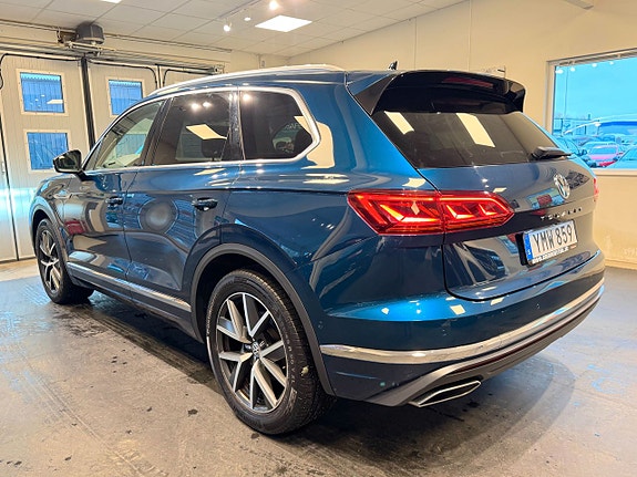 Volkswagen Touareg 3 of 5