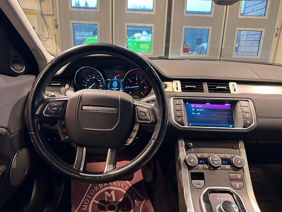 Land Rover Range Rover Evoque 8 of 27