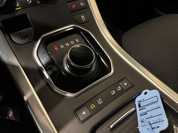 Land Rover Range Rover Evoque 18 of 27