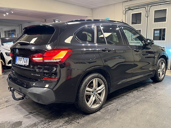 BMW X1 4 of 5