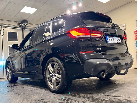 BMW X1 20 of 27